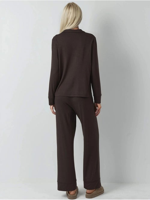 Ensemble pyjama à manches longues boutonnées et col chemise hiccup - Kiabi Ensemble pyjama à manches longues boutonnées et col chemise hiccup - Kiabi