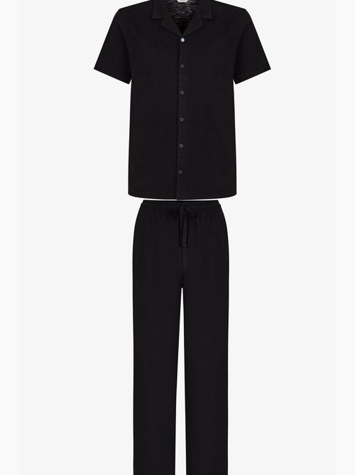 Ensemble pyjama homme city avec chemise à manches courtes et pantalon penti - Kiabi Ensemble pyjama homme city avec chemise à manches courtes et pantalon penti - Kiabi