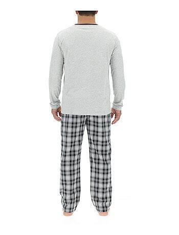 Ensemble Pyjama long homme en popeline à carreaux et Logo poitrine Pierre Cardin