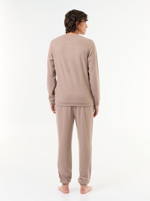 Ensemble pyjama long t-shirt + pantalon gaufrés - 2 pièces - Kiabi Ensemble pyjama long t-shirt + pantalon gaufrés - 2 pièces - Kiabi
