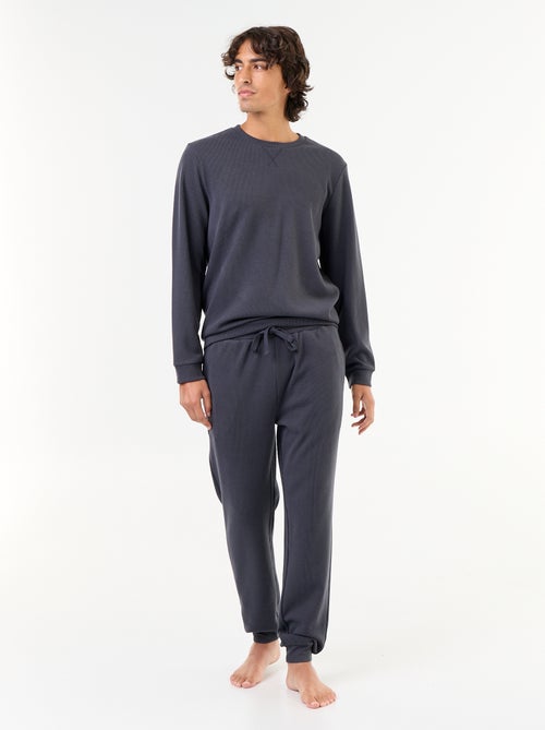 Ensemble pyjama long t-shirt + pantalon gaufrés - 2 pièces - Kiabi Ensemble pyjama long t-shirt + pantalon gaufrés - 2 pièces - Kiabi