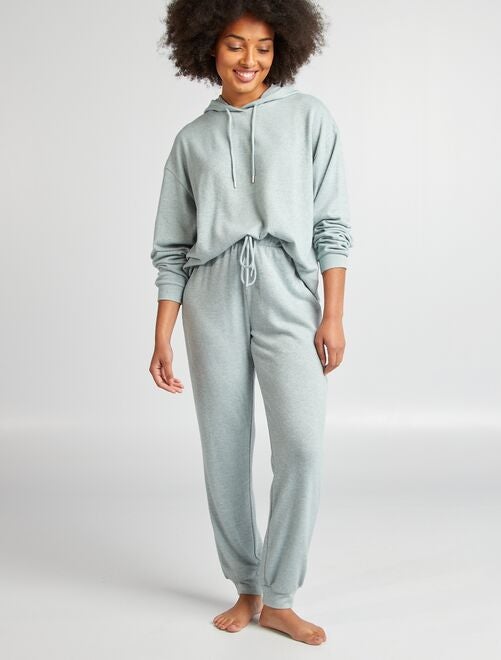 Pyjama peluche femme sale