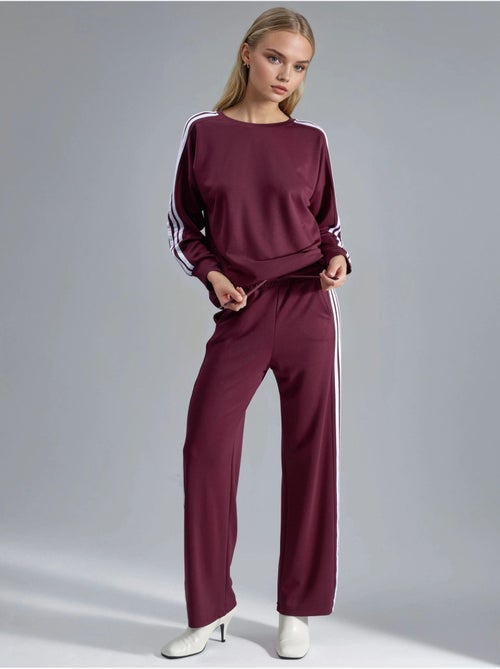 Ensemble sweat-shirt rayé à col rond et pantalon droit hiccup - Kiabi Ensemble sweat-shirt rayé à col rond et pantalon droit hiccup - Kiabi
