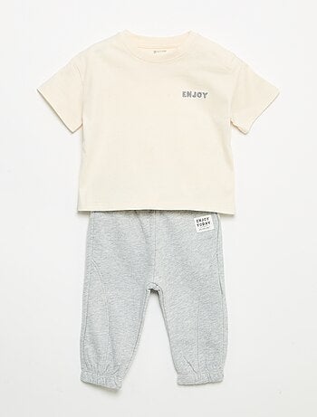 Ensemble T-shirt + pantalon de jogging