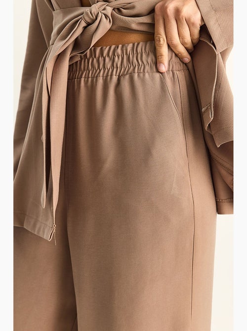 Ensemble taille haute avec détail nœud et col châle lucci - Kiabi Ensemble taille haute avec détail nœud et col châle lucci - Kiabi