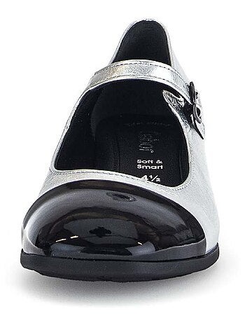 Escarpins argents en combinaison cuirs