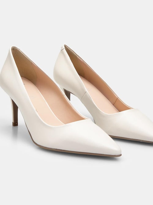 Escarpins en cuir avec talon de 7,5 cm BATA - Kiabi