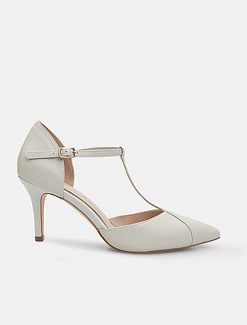 Escarpins en cuir avec talon de 8 cm BATA