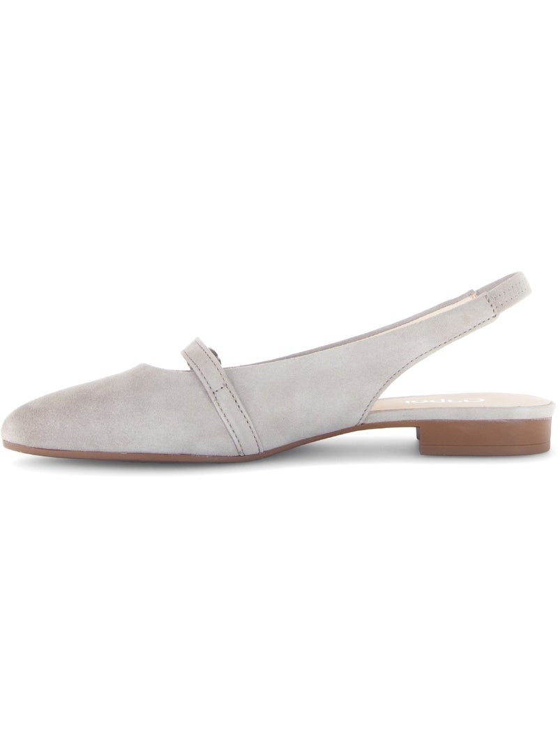 Escarpins  en cuir Beige - Kiabi