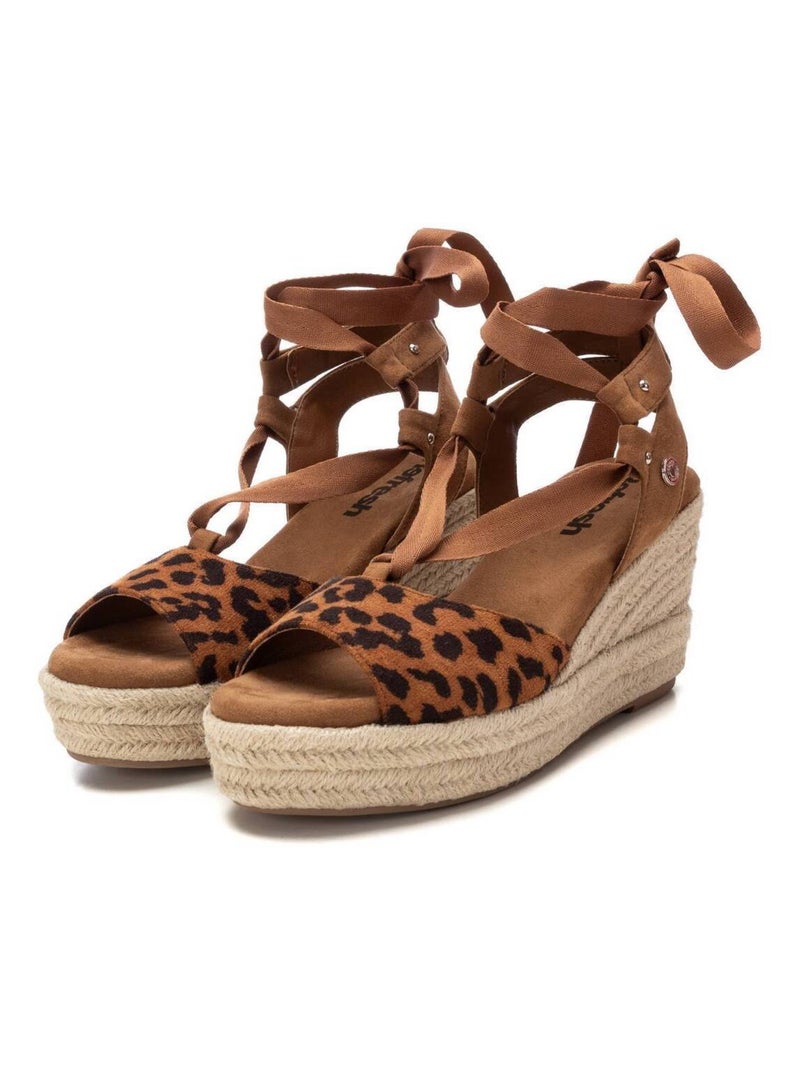 Espadrilles compensées pour femme avec fermeture à rubans Camel - Kiabi
