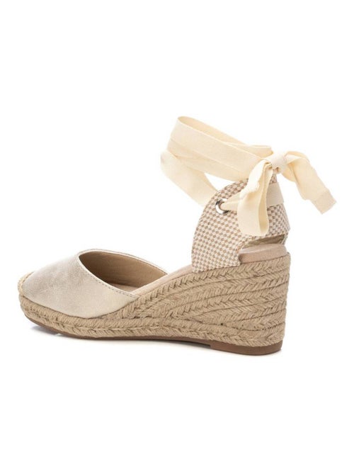 Espadrilles compensées pour femme avec fermeture à rubans - Kiabi Espadrilles compensées pour femme avec fermeture à rubans - Kiabi