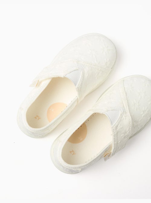 Espadrilles en lin avec broderie florale - Kiabi