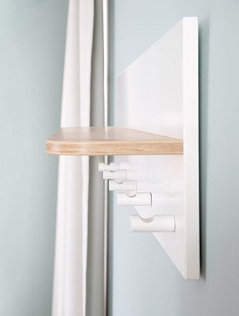 Étagère murale en bois avec 5 patères pour la chambre d'enfant 'Roba ava'