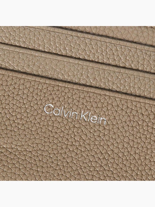 Étui porte carte femme calvin klein jeans - Kiabi Étui porte carte femme calvin klein jeans - Kiabi