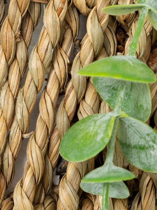 Eucalyptus artificiel à suspendre avec pot en paille ZEA - Kiabi Eucalyptus artificiel à suspendre avec pot en paille ZEA - Kiabi