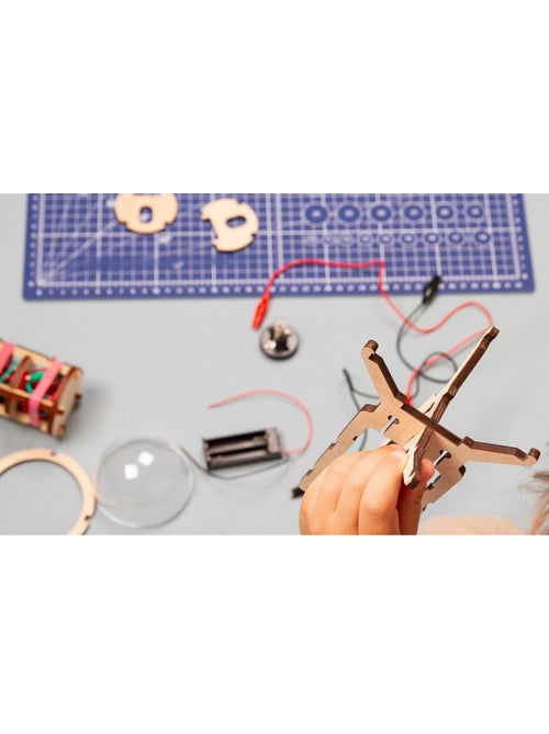 Fabrique une lampe torche - Kiabi