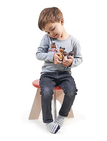 Famille de poupées en bois