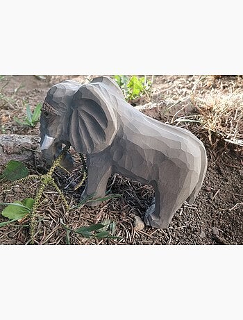 Figurine eléphant en bois