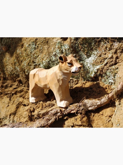 Figurine Lionne en bois - Kiabi