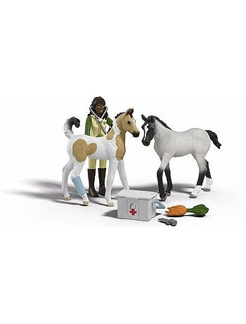 Figurine soins pour les bébés animaux de sarah, schleich 42777 gamme horse club