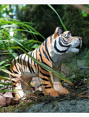 Figurine tigre en bois