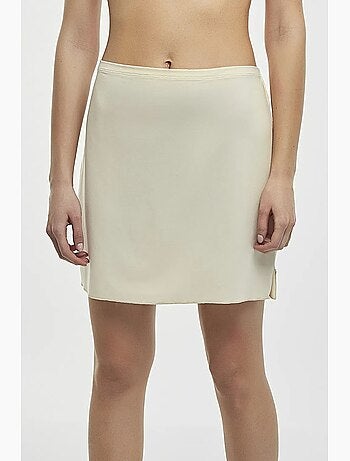 Fond de robe court gainant penti