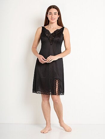 Fond de robe satiné antistatique et dentelle