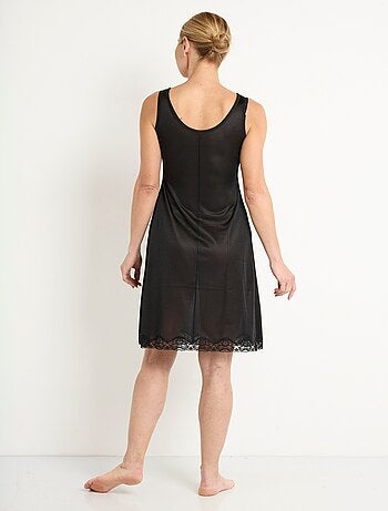 Fond de robe satiné antistatique et dentelle