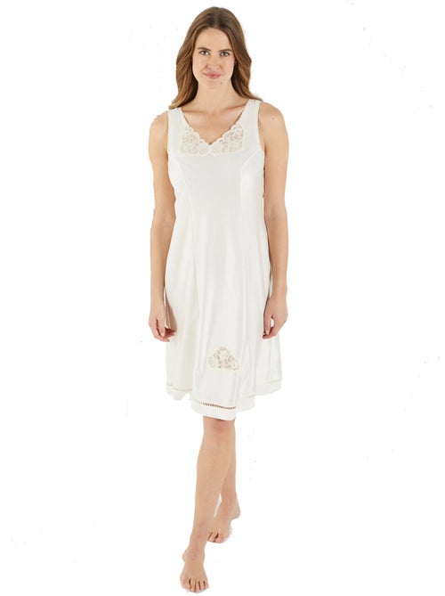 Fond de robe satiné longueur 90 cm - DAXON - Kiabi Fond de robe satiné longueur 90 cm - DAXON - Kiabi