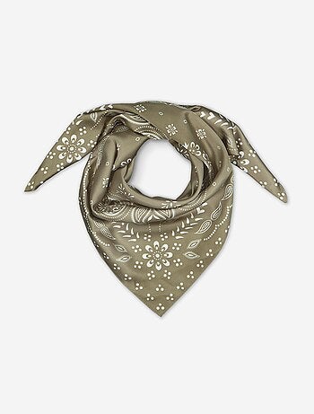 Foulard à motifs
