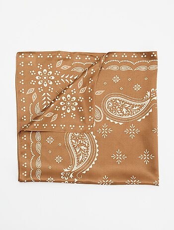 Foulard à motifs