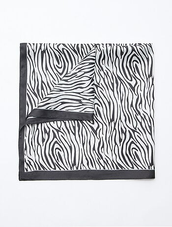 Foulard à motifs