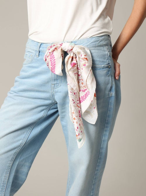 Foulard bohème en satin twill avec motifs cachemire 'Deeluxe' - Kiabi