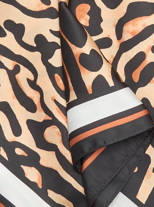 Foulard carré avec imprimé léopard - Kiabi