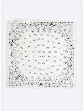 Foulard carré en satin, motif bandana 1B