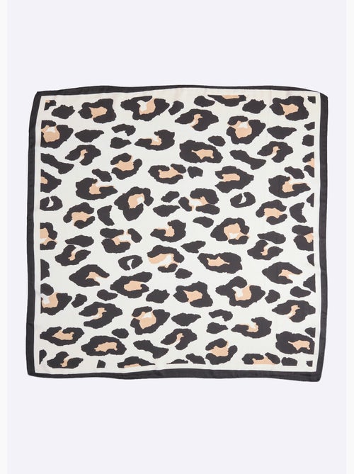 Foulard carré satin, grand motif léopard - afibel - Kiabi Foulard carré satin, grand motif léopard - afibel - Kiabi