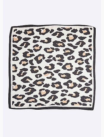 Foulard carré satin, grand motif léopard