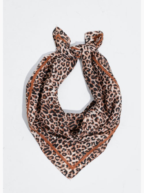 Foulard carré tendance motif léopard - AFIBEL - Kiabi Foulard carré tendance motif léopard - AFIBEL - Kiabi