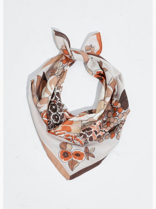 Foulard carré thème floral camélias - AFIBEL - Kiabi