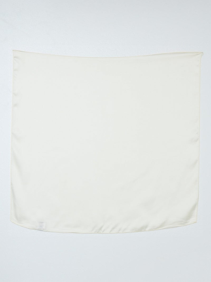 Foulard carré uni aspect satiné Ecru - Kiabi