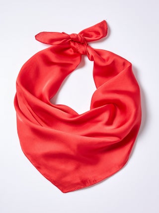 Foulard carré uni aspect satiné