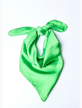 Foulard carré uni aspect satiné