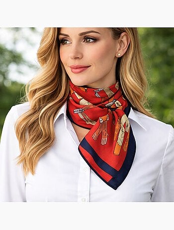 Foulard Chaînette 60x60 cm – Carré Élégant en Polysatin Doux EMAN