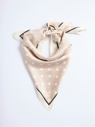 Foulard en satin avec motif pois