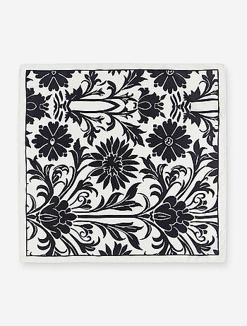 Foulard en satin fantaisie (65x65 cm)
