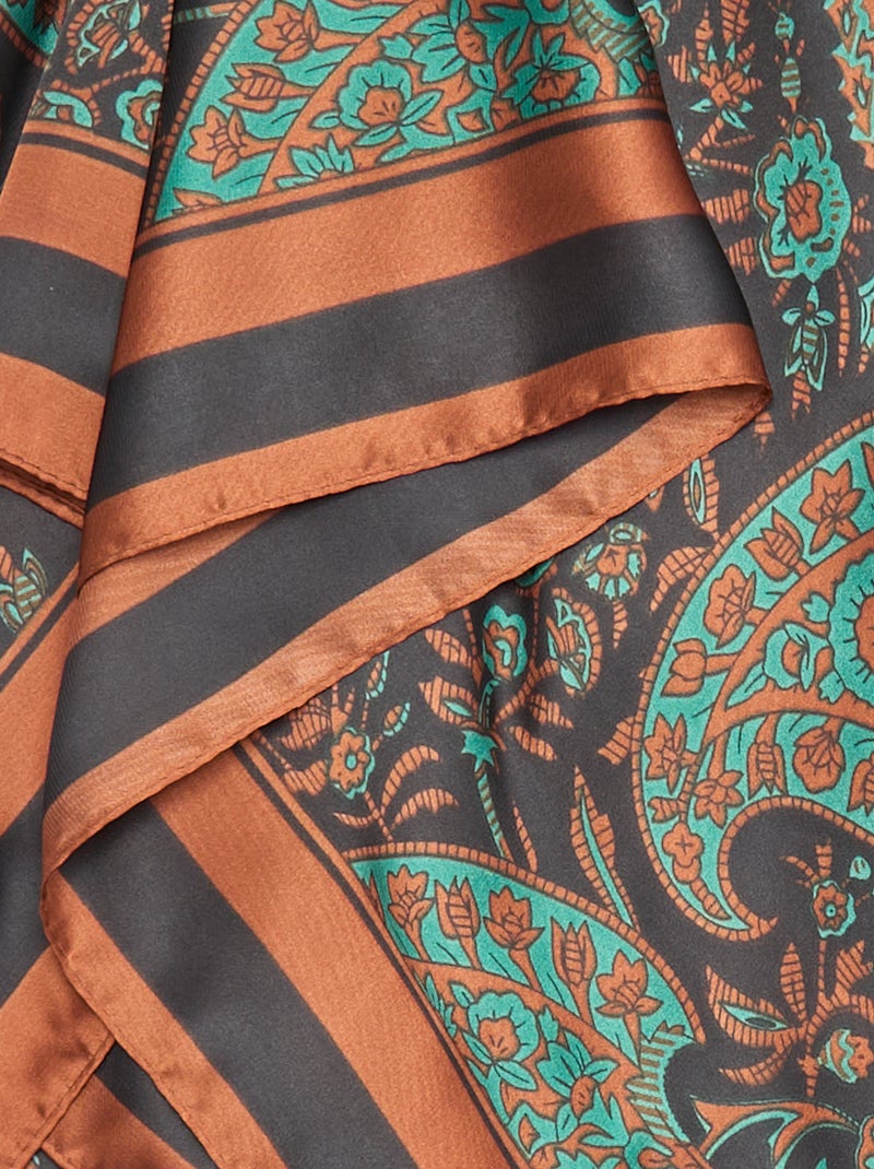 Foulard imprimé 'arabesques' Noir - Kiabi