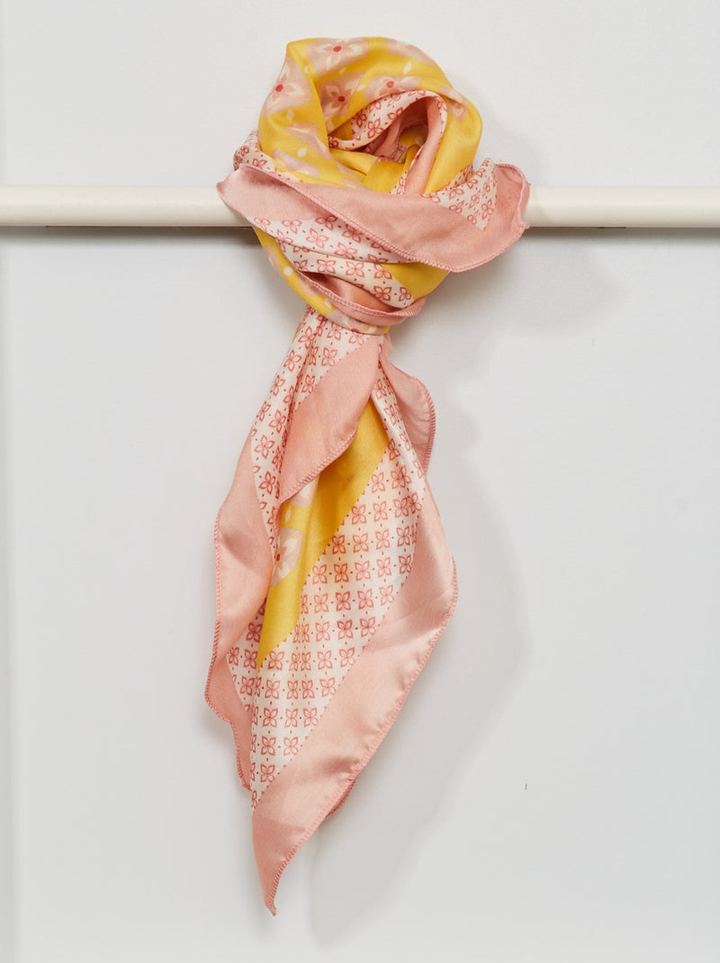 Foulard imprimé jaune/rose - Kiabi