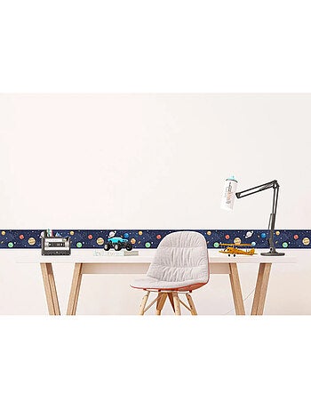 Frise auto-collante de planète dans l'espace