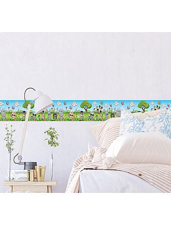 Frise auto-collante des animaux dans une prairie