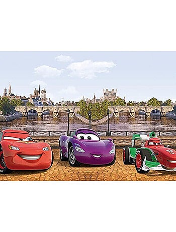Frise Cars City Disney à Paris devant la Tour Eiffel
